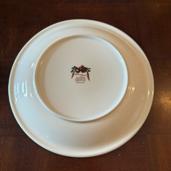 William James Fine Stoneware 10.5"Dinner Plate Christmas Ribbon Fruit Tartan - Picture 3 of 5